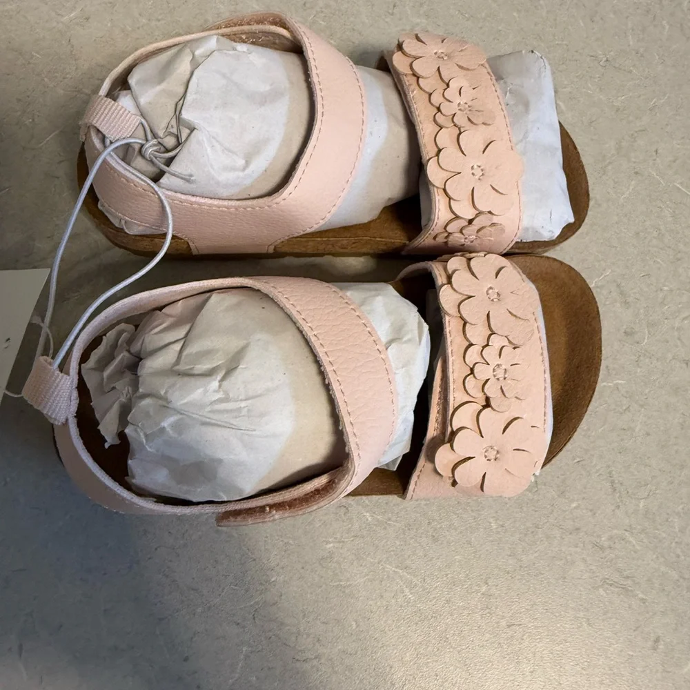 BNWT H&M KIDS SANDALS, SIZE US 9/26 EU